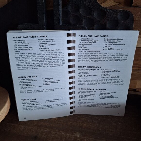 300 Ways‎ With Poultry Cook Book Vintage Chicken Turkey Recipes 1996 Holiday - Picture 6 of 8